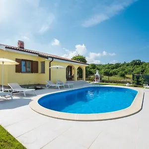 Carmela Villa Labin (Istria)